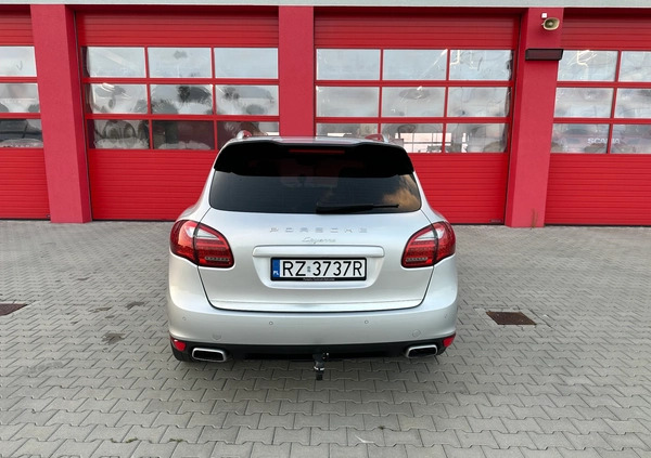 Porsche Cayenne cena 135900 przebieg: 139500, rok produkcji 2012 z Rzeszów małe 781